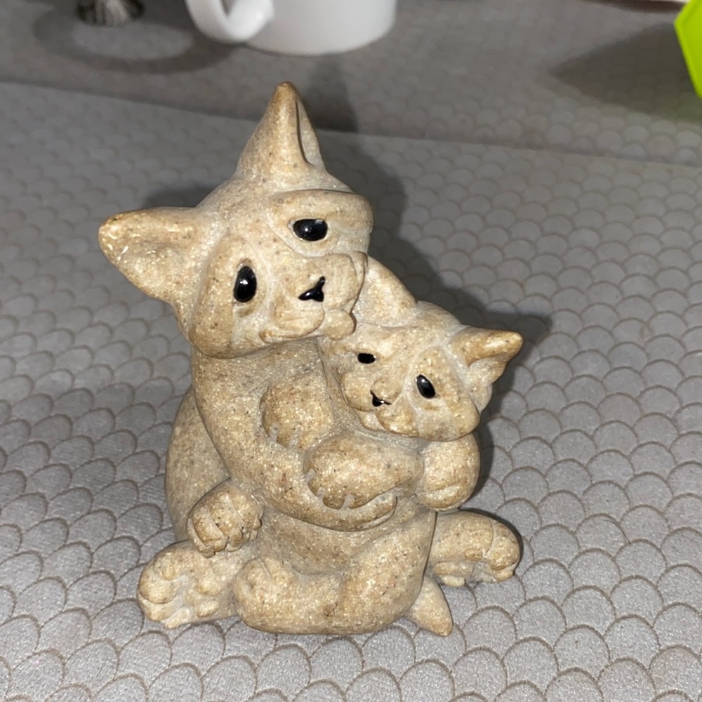 Vintage 2001 Quarry Critters Celine & Cleo Hugging Cat Collectible Figure